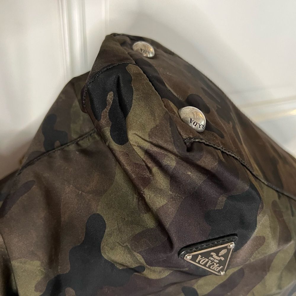 RARE!!!! PRADA CAMO BAG - Picture 8 of 12